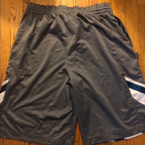 Nike shorts - Picture 2 of 3